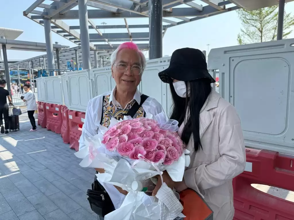 李龙基被爆分手后除夕首现身  能力范围内经济助王青霞  对爱情彻底失望︰开心活埋呢几年算啦