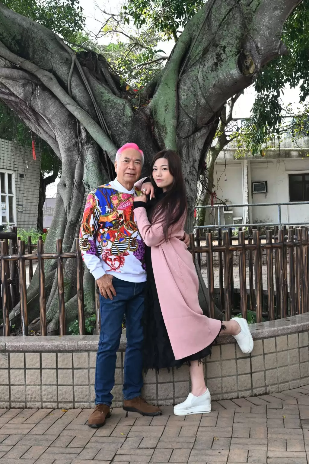 李龙基被爆分手后除夕首现身  能力范围内经济助王青霞  对爱情彻底失望︰开心活埋呢几年算啦