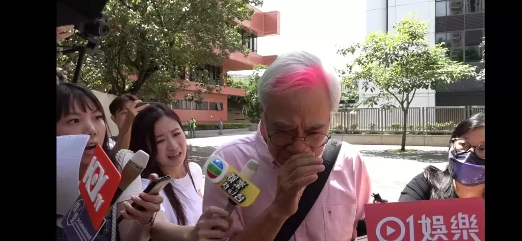 李龙基被爆分手后除夕首现身  能力范围内经济助王青霞  对爱情彻底失望︰开心活埋呢几年算啦