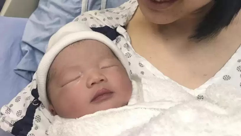 卑诗元旦宝宝现身啦  多个家庭开心迎接新成员