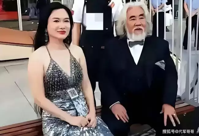 不演了？张纪中妻自曝私生活，将心酸展露无遗