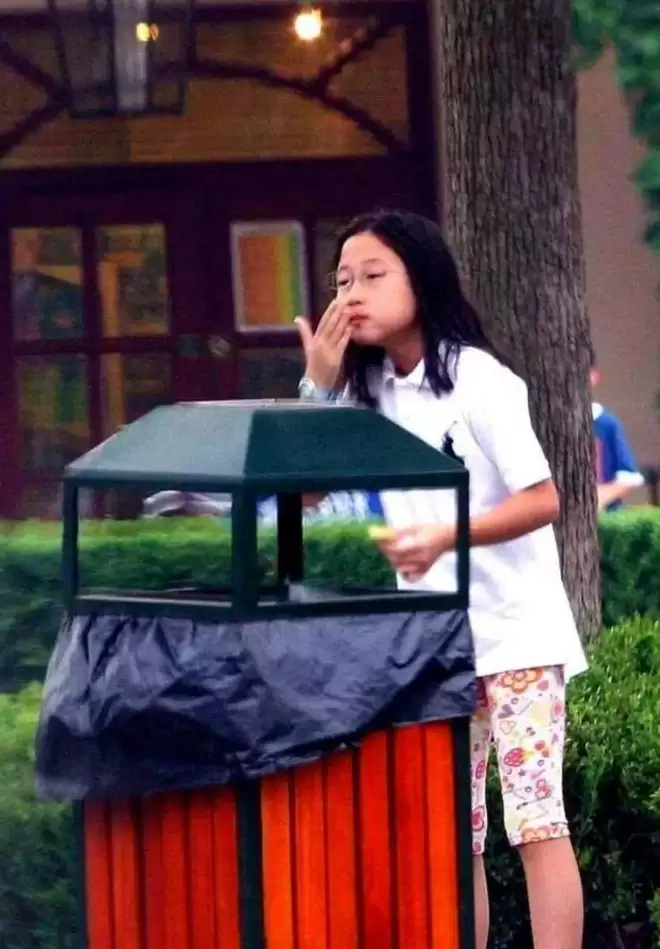 一场直播刷屏加拿大华人圈！撕开成龙和女儿26年的沉默！