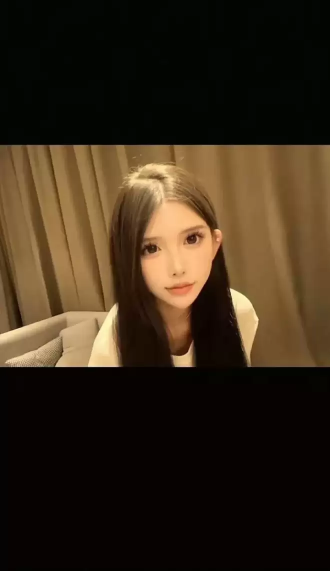 女网红被男友骗至柬埔寨 如今双腿骨折流浪街头