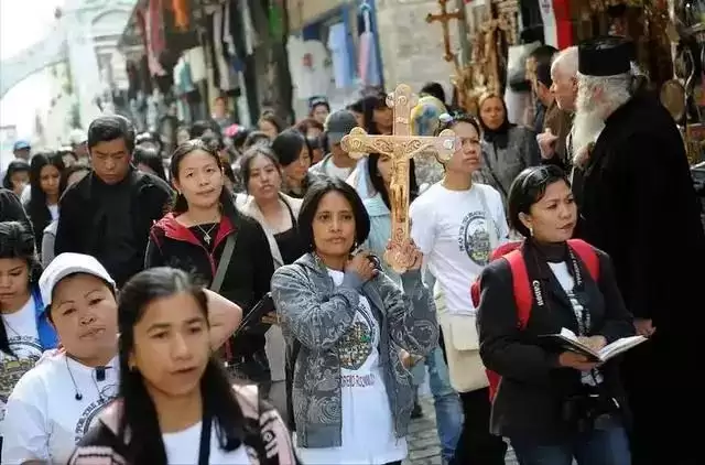 全球最小的发达国家，快被中国人“买”下了