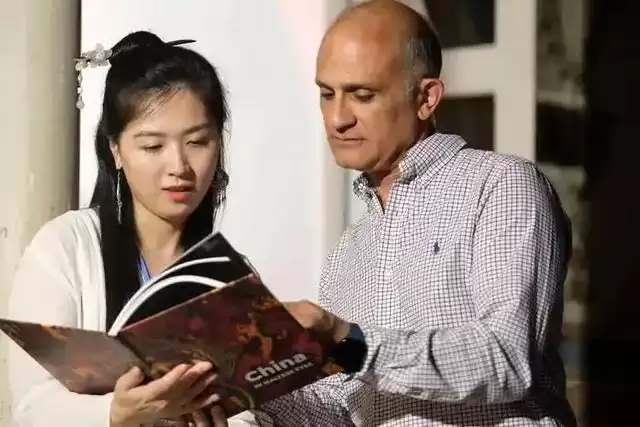 全球最小的发达国家，快被中国人“买”下了