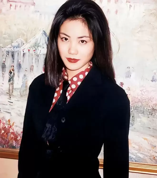 杨澜的爆料 撕下了王菲的“遮羞布” 难怪谢霆锋拒绝和她结婚