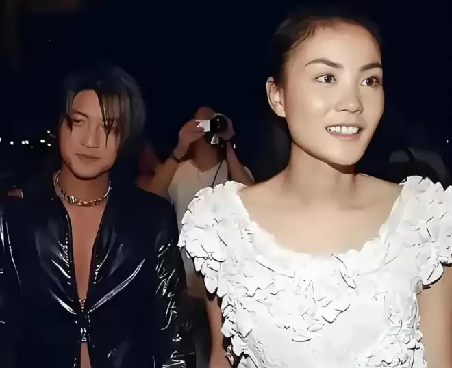 杨澜的爆料 撕下了王菲的“遮羞布” 难怪谢霆锋拒绝和她结婚
