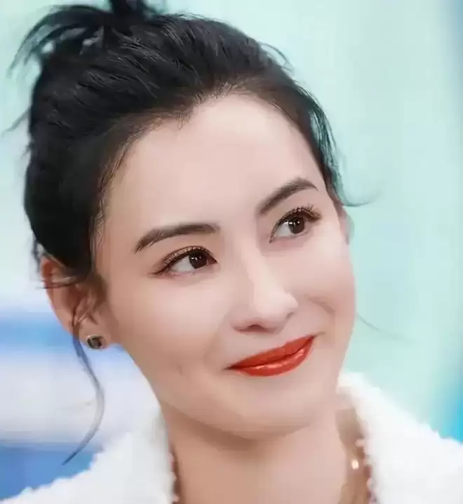 彻底不装了？百亿老公失联7年后 王艳还是走上了张柏芝老路