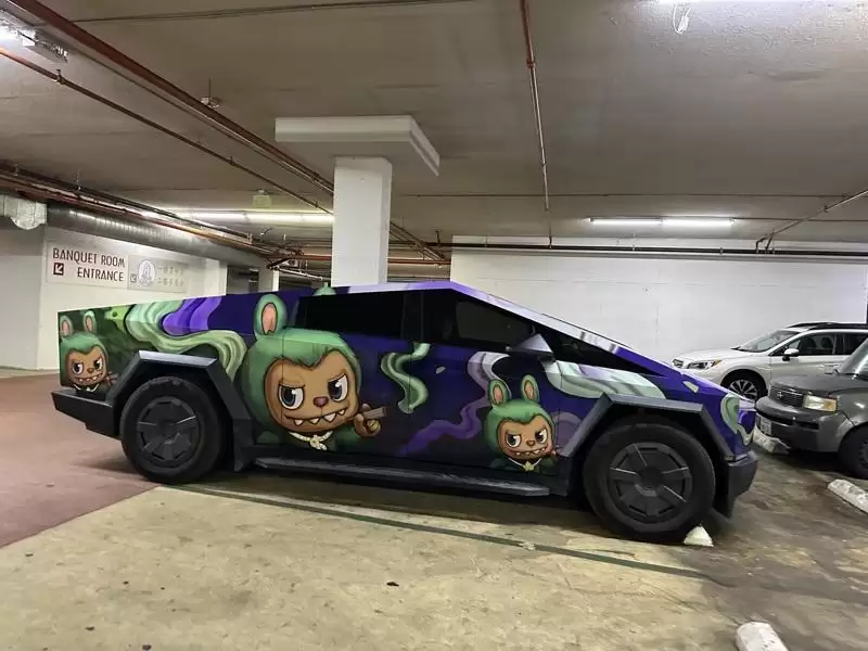 特斯拉画满Labubu…个性化彩绘汽车 惊艳南加街头