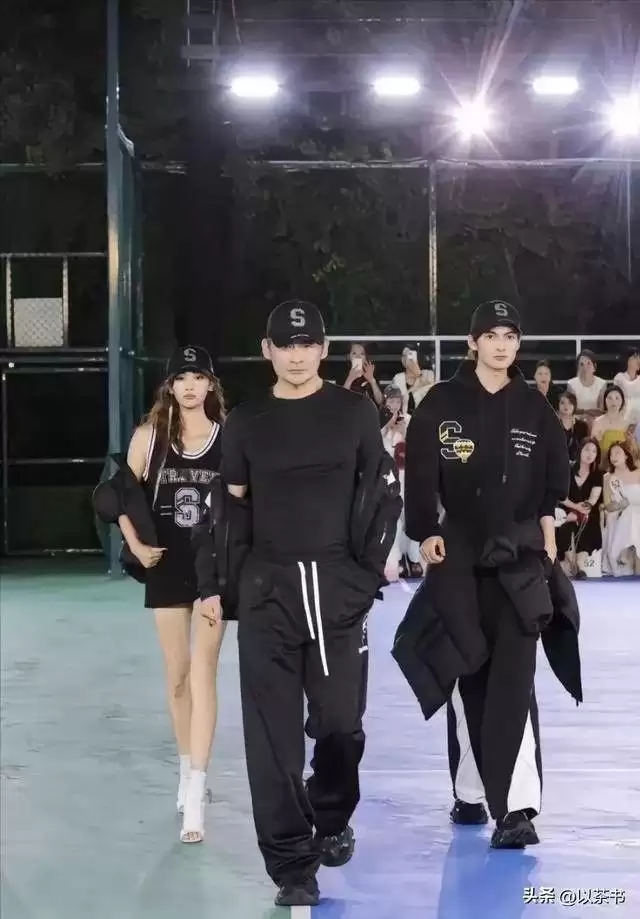 儿女都是报恩娃！景岗山一家高颜值高学历