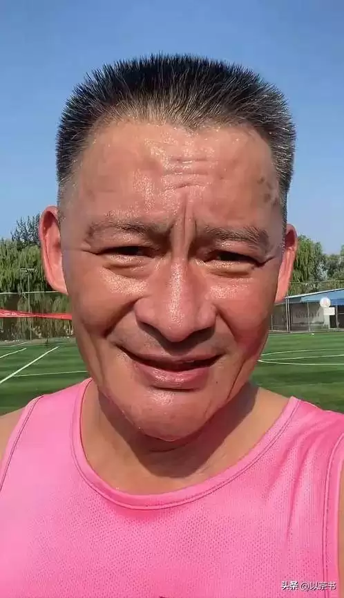 儿女都是报恩娃！景岗山一家高颜值高学历