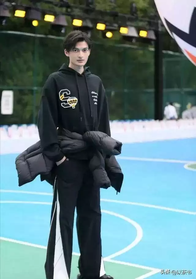 儿女都是报恩娃！景岗山一家高颜值高学历