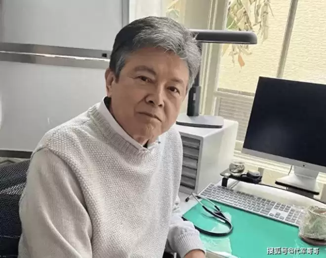 73岁三浦友和近况曝光！不住豪宅不靠儿孙