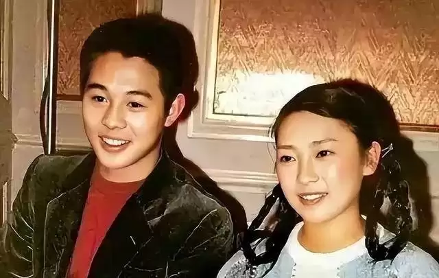 李连杰和利智合照公开，发现他们已老的难以想象