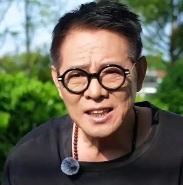 李连杰和利智合照公开，发现他们已老的难以想象