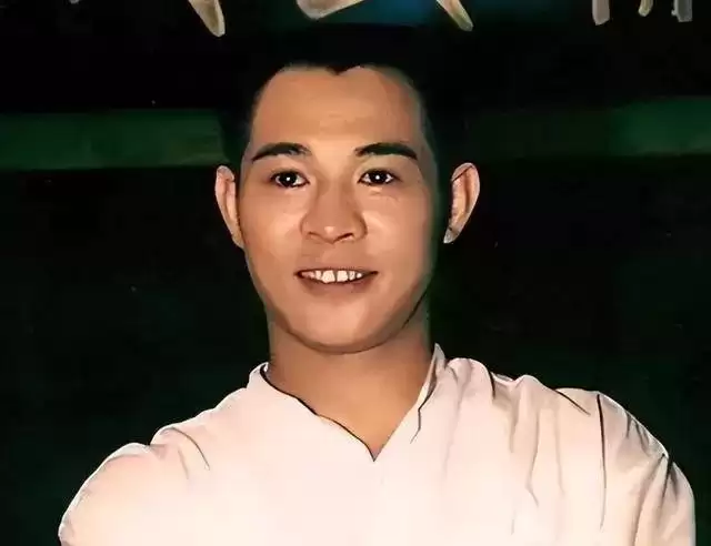 李连杰和利智合照公开，发现他们已老的难以想象