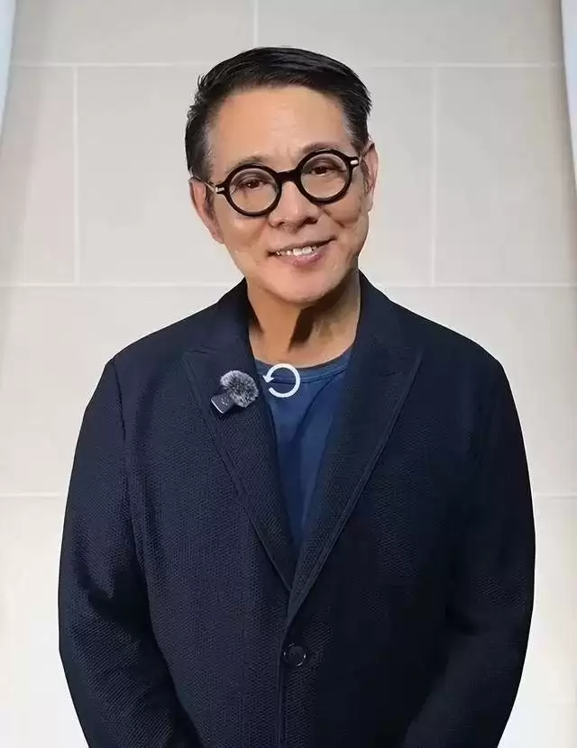李连杰和利智合照公开，发现他们已老的难以想象