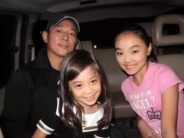 李连杰和利智合照公开，发现他们已老的难以想象