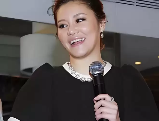 钟镇涛因前妻章小惠败光的体面，竟被21岁女儿找了回来