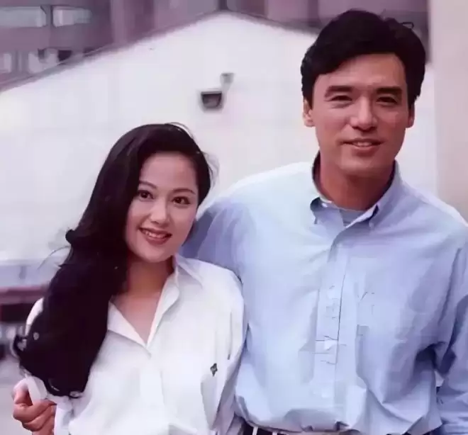 钟镇涛因前妻章小惠败光的体面，竟被21岁女儿找了回来