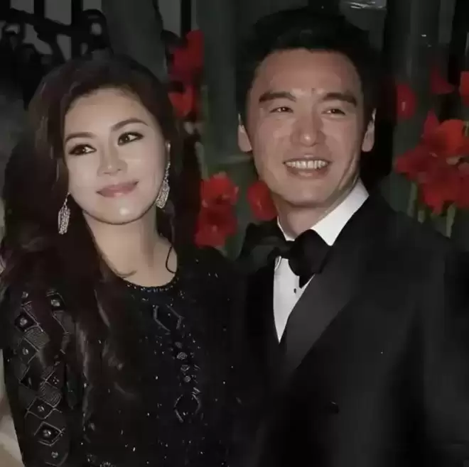 钟镇涛因前妻章小惠败光的体面，竟被21岁女儿找了回来
