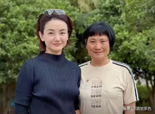 她出道20年不温不火，丈夫是上海百亿总裁