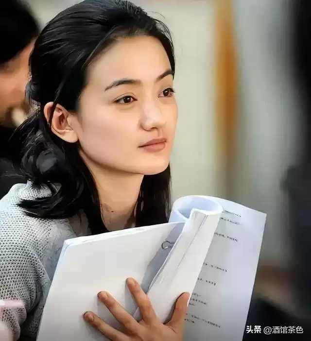 她出道20年不温不火，丈夫是上海百亿总裁