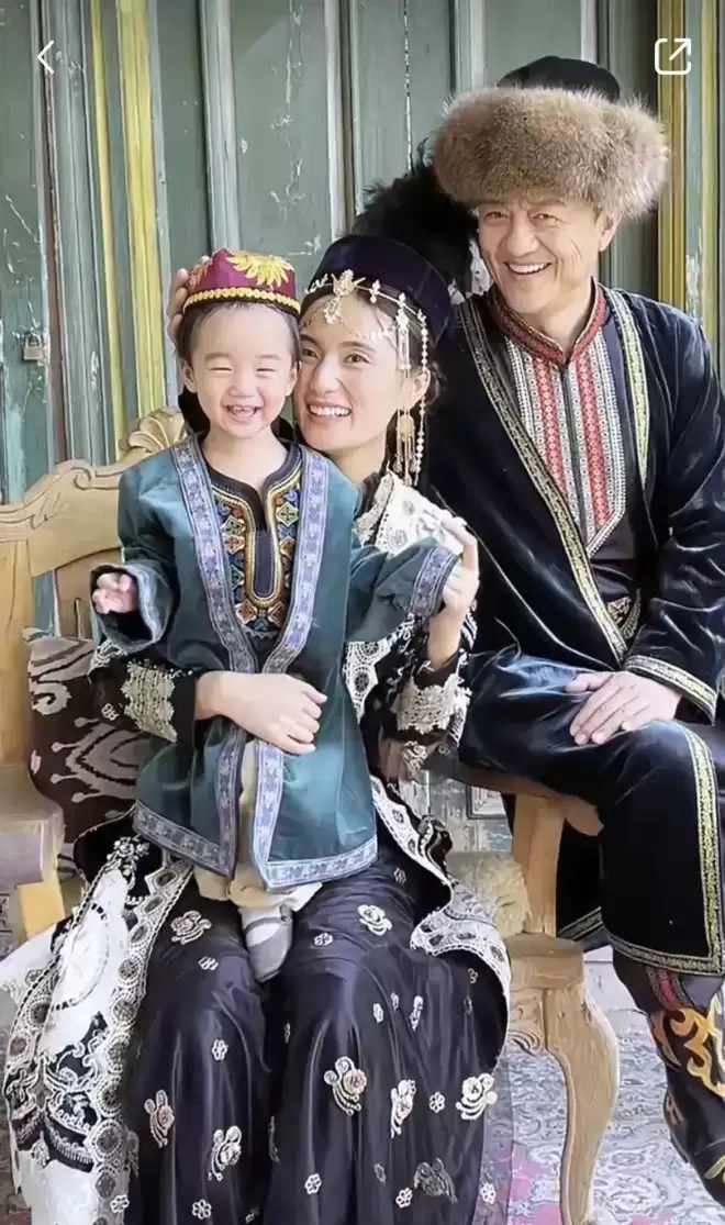 李亚鹏：以后不谈恋爱不结婚,白发母亲有两大遗憾