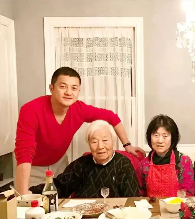 李亚鹏：以后不谈恋爱不结婚,白发母亲有两大遗憾