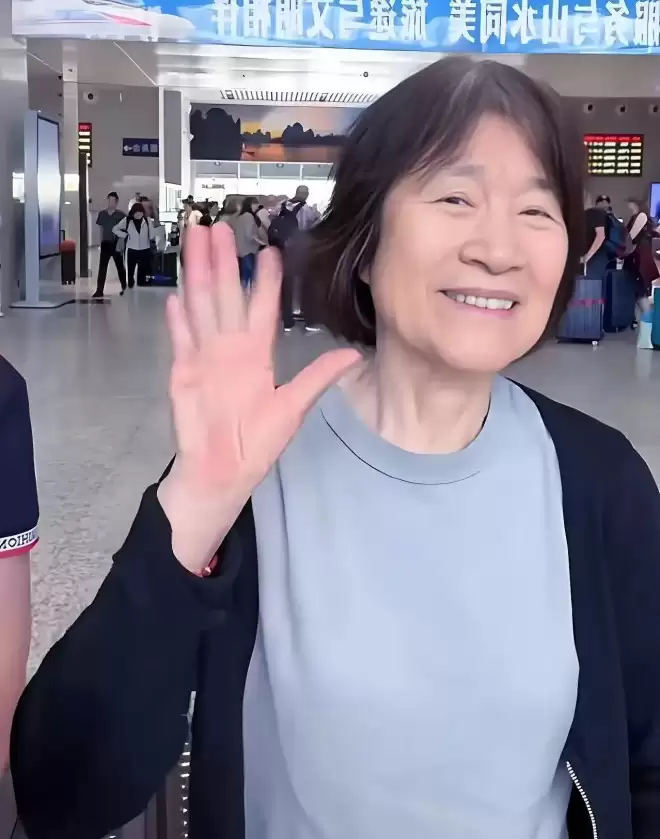李亚鹏：以后不谈恋爱不结婚,白发母亲有两大遗憾