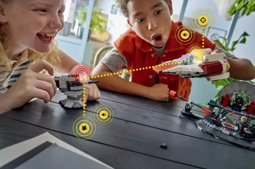 科技| LEGO推Smart Play智能积木 加入感应声效互动元素“有声有光”