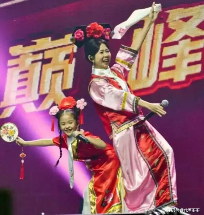 又一位45岁女歌手不幸去世，留下7岁女儿孤独生活