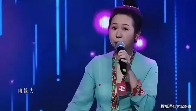 又一位45岁女歌手不幸去世，留下7岁女儿孤独生活