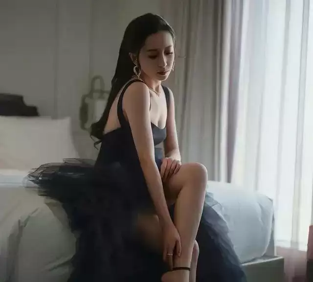 TVB知名女星大胆晒床照，拿完视后无剧可拍