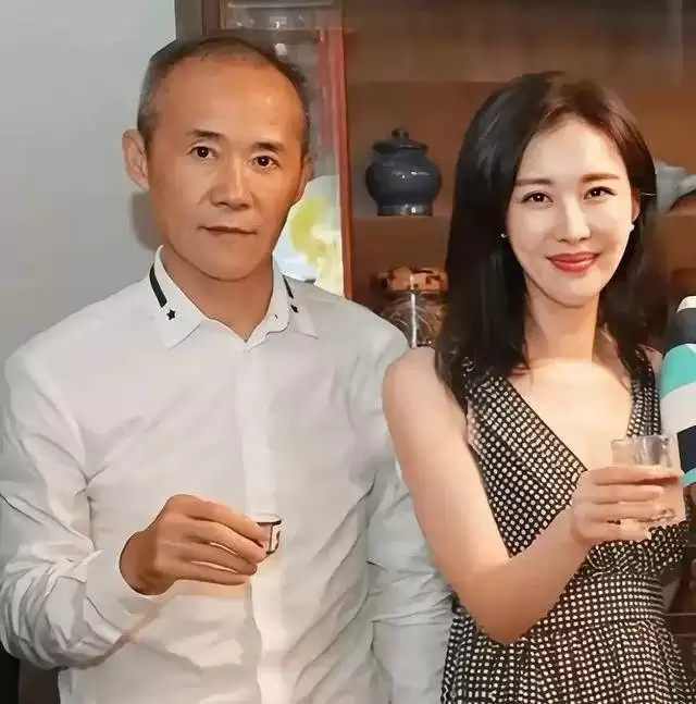 离婚传闻真相大白72小时后，王石公务舱被偶遇