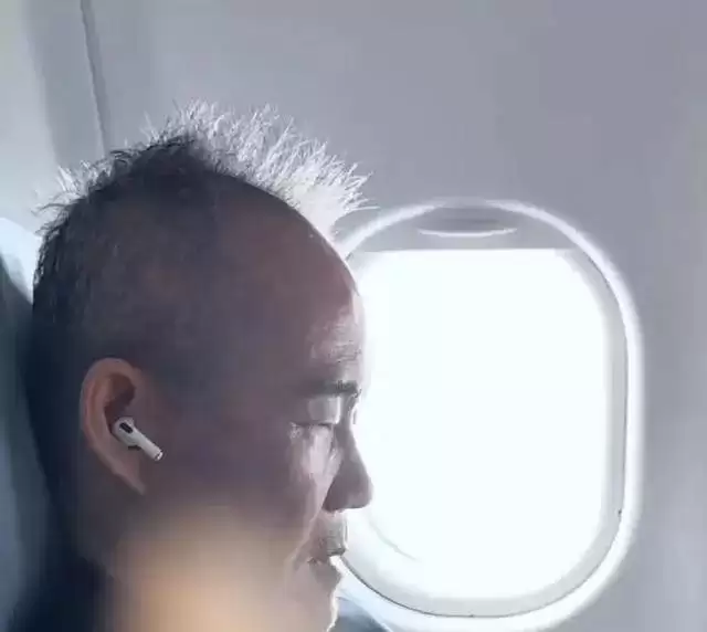 离婚传闻真相大白72小时后，王石公务舱被偶遇
