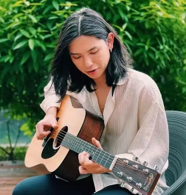56岁吴婉芳:嫁百亿富豪独宠30年，儿媳是霍启刚堂妹