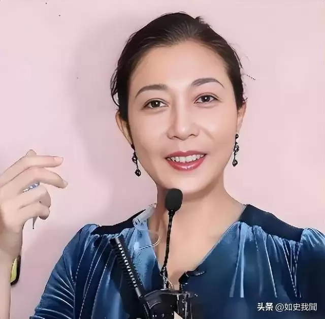 吴绮莉欣慰不已！71岁成龙和女儿关系破冰