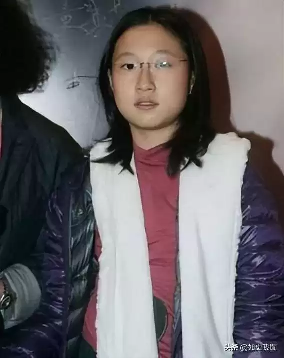 吴绮莉欣慰不已！71岁成龙和女儿关系破冰