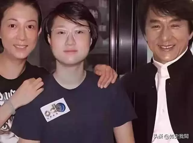 吴绮莉欣慰不已！71岁成龙和女儿关系破冰