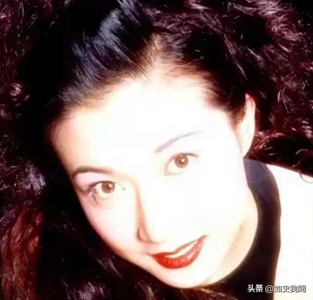 吴绮莉欣慰不已！71岁成龙和女儿关系破冰