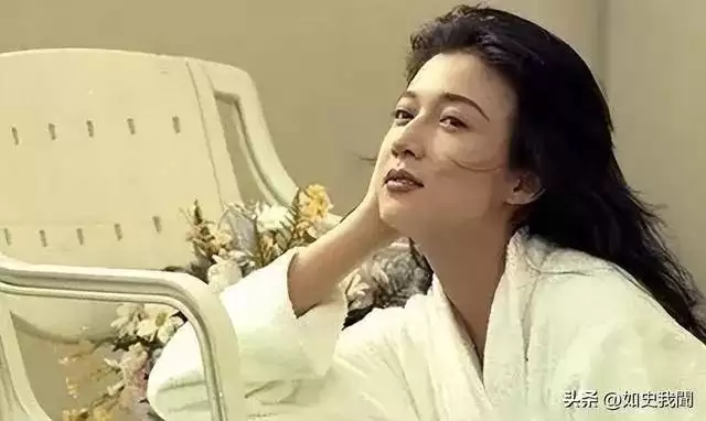 吴绮莉欣慰不已！71岁成龙和女儿关系破冰