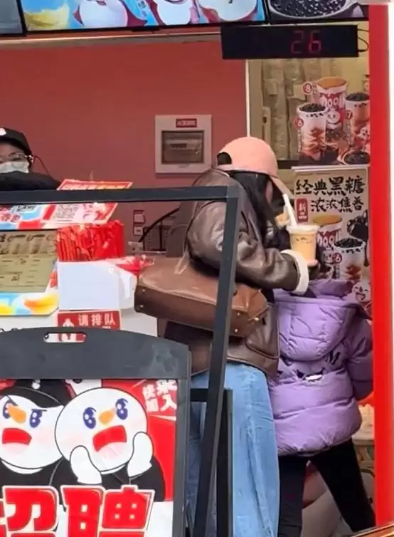 霍启刚主动公布个人财产:35项物业曝光 放租28房