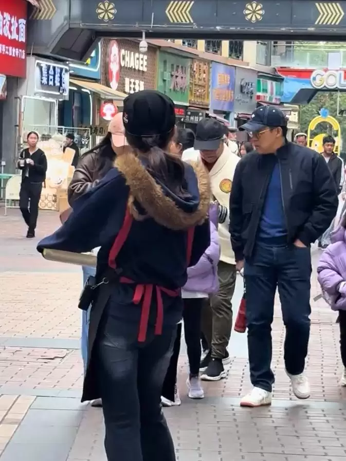 霍启刚主动公布个人财产:35项物业曝光 放租28房