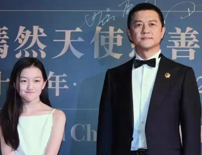 李亚鹏离婚后烦心事一堆：女儿大了管不了...