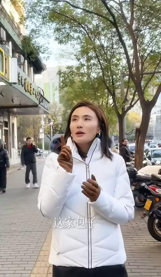 李亚鹏离婚后烦心事一堆：女儿大了管不了...