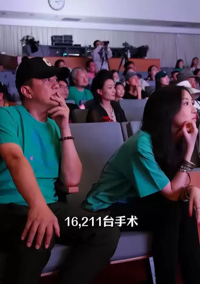 李亚鹏离婚后烦心事一堆：女儿大了管不了...