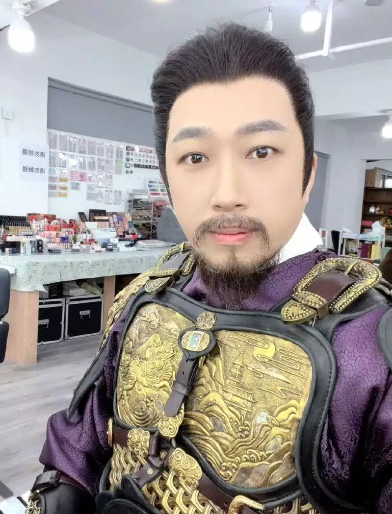 于正和小15岁“谋女郎”新剧有吻戏？ 网嘲：女方算工伤
