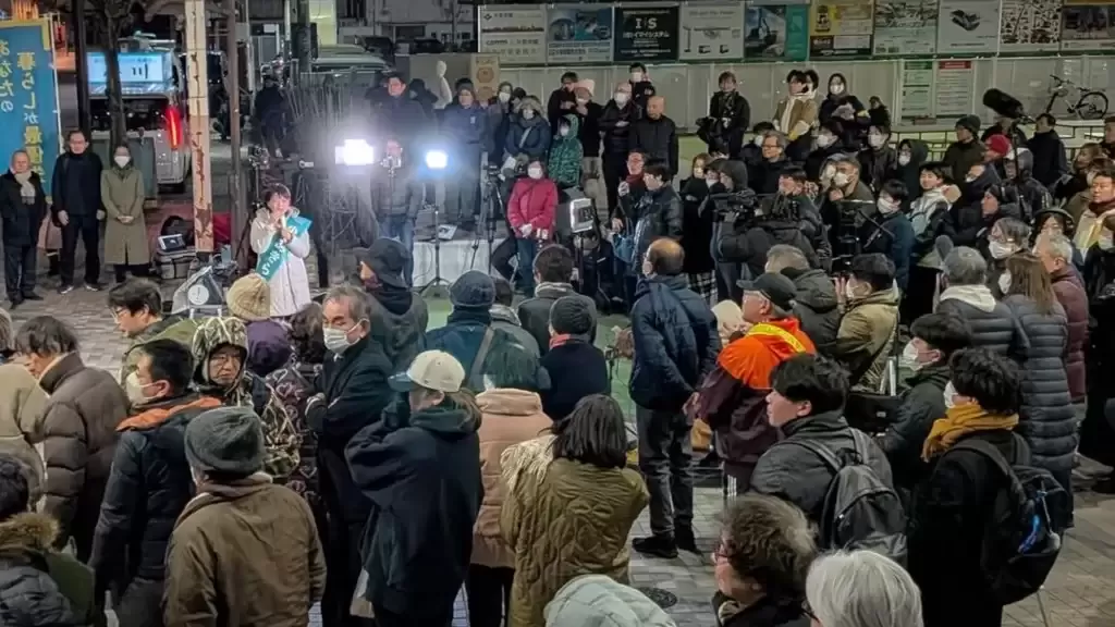 不伦市长？｜小川晶与已婚男下属情趣酒店私会 辞职后再度当选市长