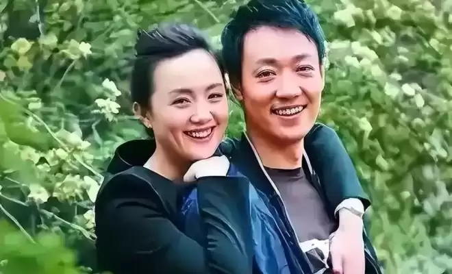 52岁辛柏青高调传出喜讯，朱媛媛终于可以放心了